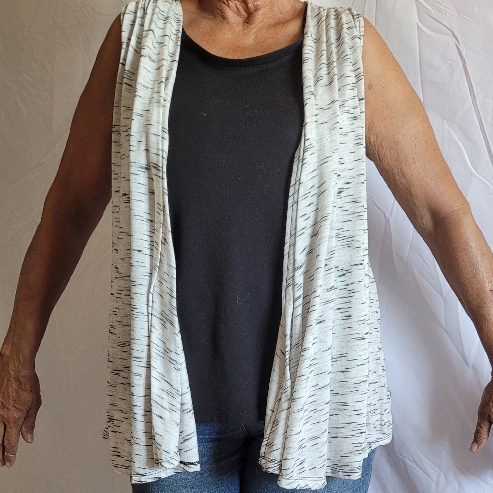 Faded Glory Grey White and Black Shirt with Camy